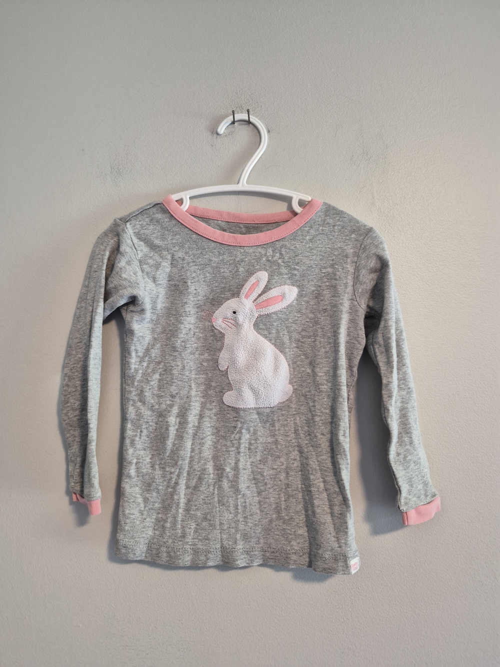 Gap 2t Grey With White Bunny Long Sleeve Top with Pink Trim